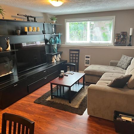 Cozy And Modern 3 Bedroom In Central Location! Victoria Exterior foto
