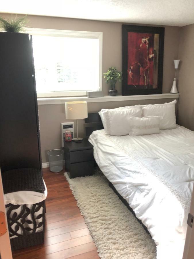 Cozy And Modern 3 Bedroom In Central Location! Victoria Exterior foto